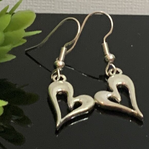 Celtic Earrings, Valentine's Day Earrings, Heart Earring, Gift Idea, Love… - Picture 2 of 6